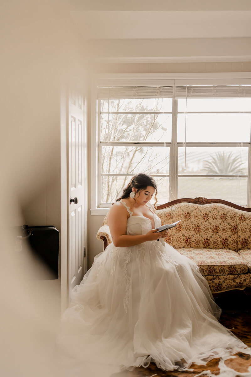 Alabama Wedding Photographer for couples who like true to life photos