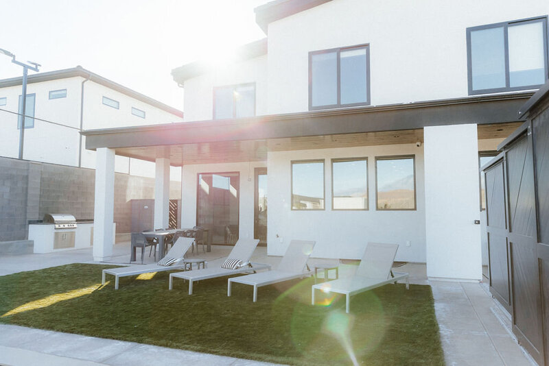 Beezah_FrankiesPlace_ALL-368