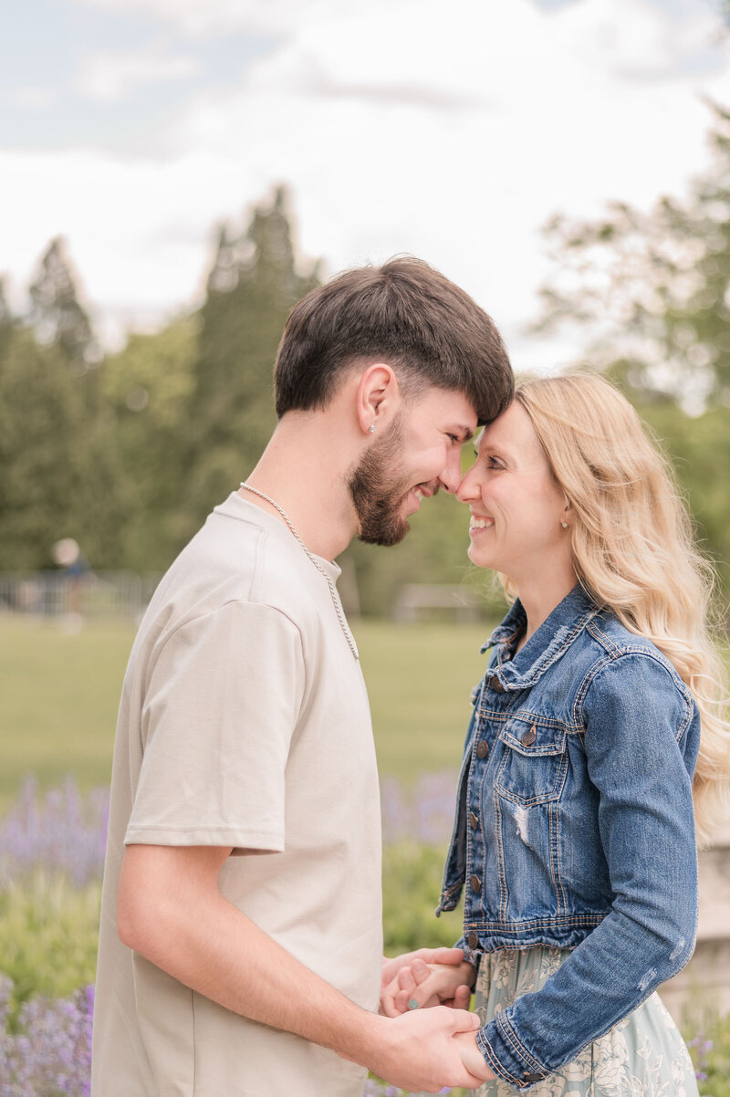 Couples photography by Pittsburgh PA couples photographer Bree Stewart of Lens Love Photography.