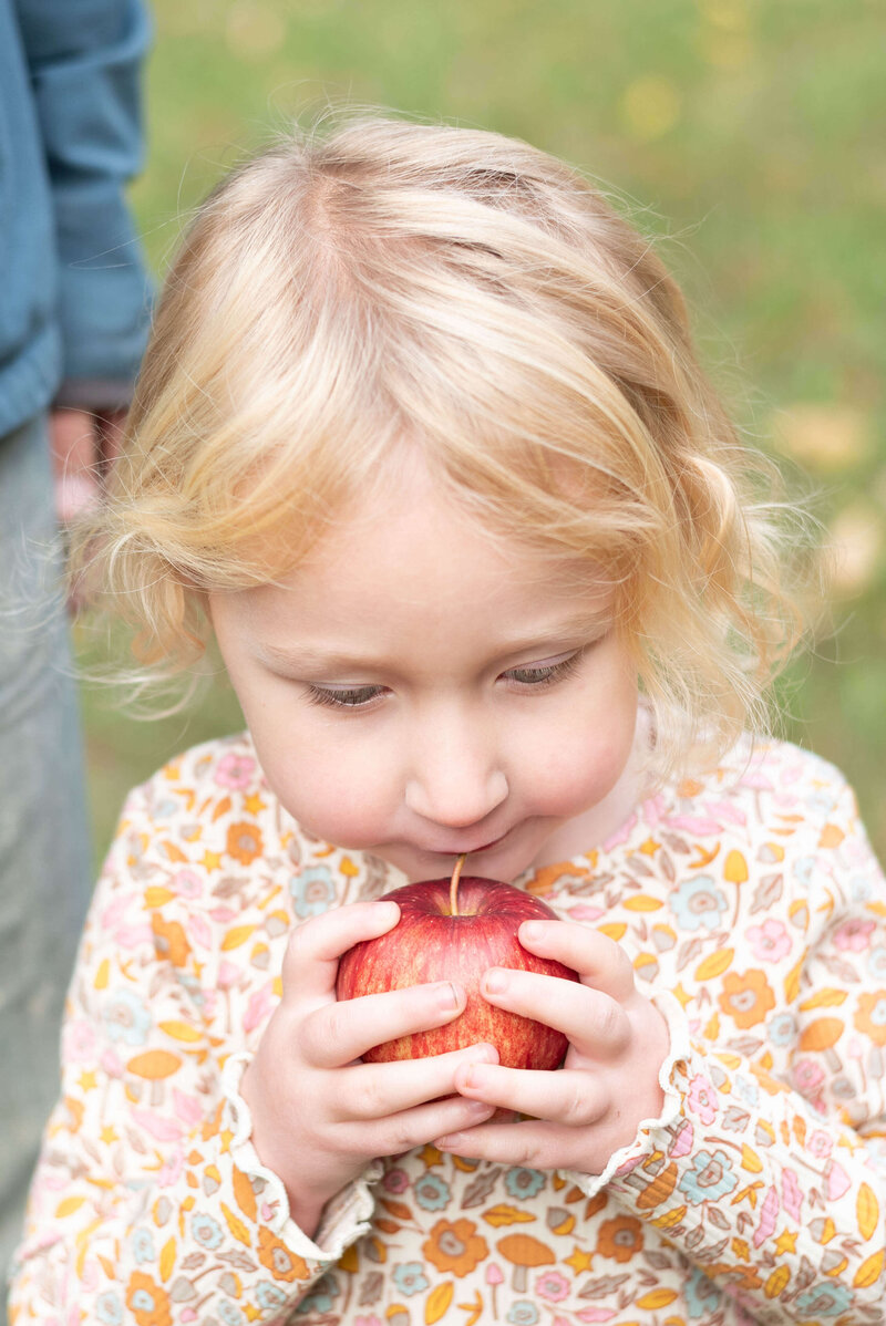 apple-picking-empire-michigan