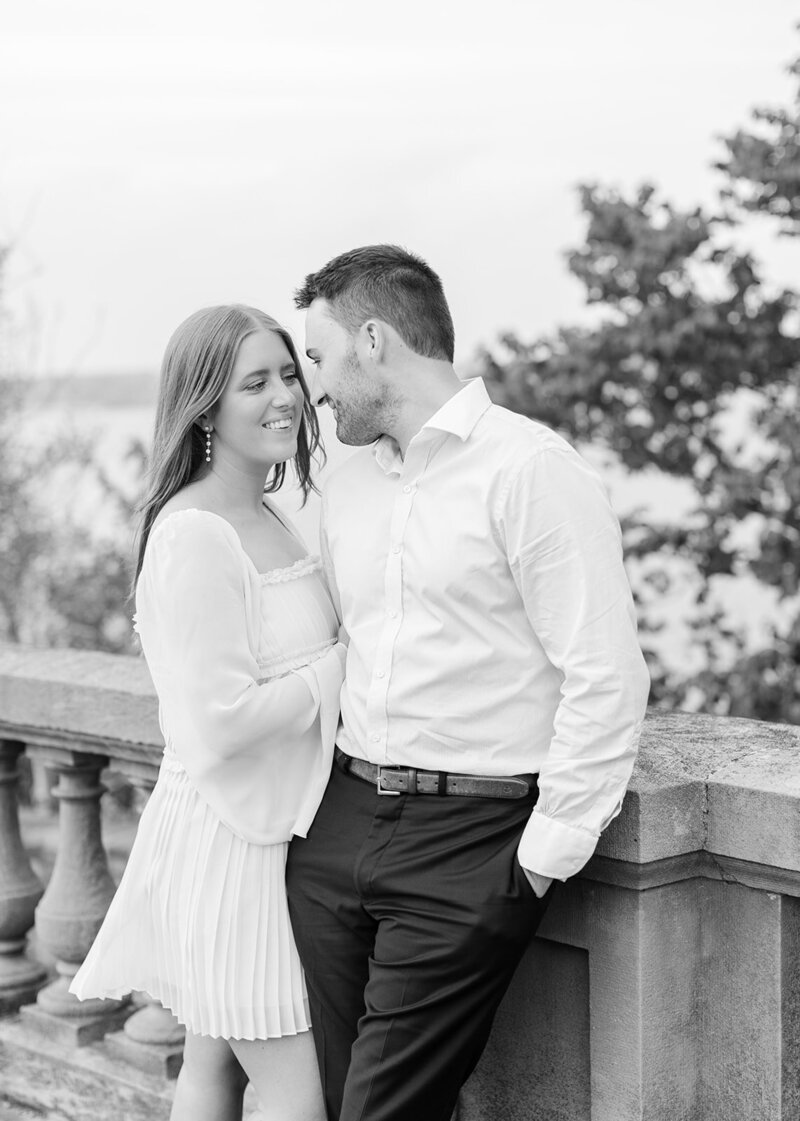 engagement-session-salve-regina-ri