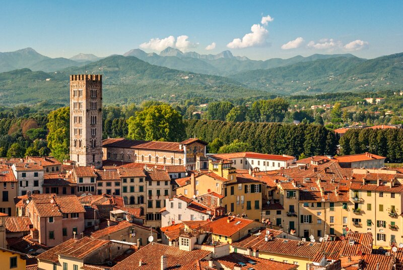 Shopping Tours in Lucca, Tuscany, Italy