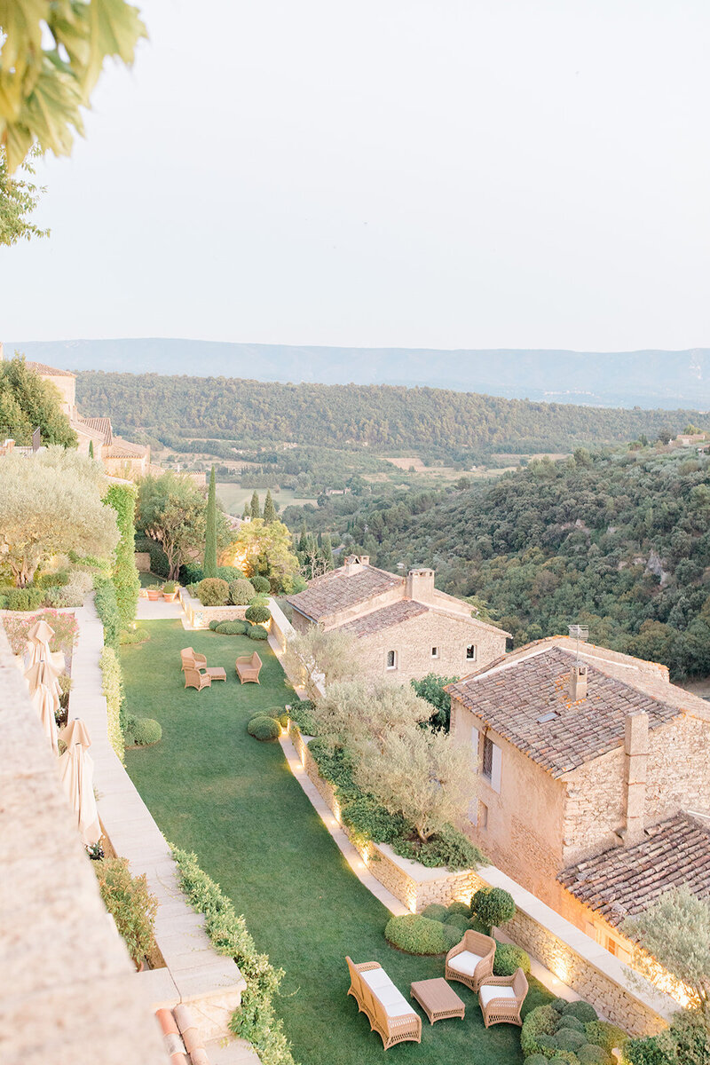 Bastide de Gordes architecture with a promenade overlooking the French village of Gordes below