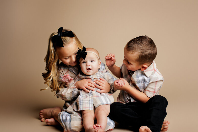 Fayetteville AR family photographer, family portrait studio Fayetteville