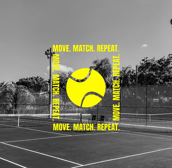 Maquette de présentation de l'identité visuelle de The Ace Club, qui représente une ambiance énergique et sportive. L'image montre un terrain de tennis avec le logo icone de la marque.