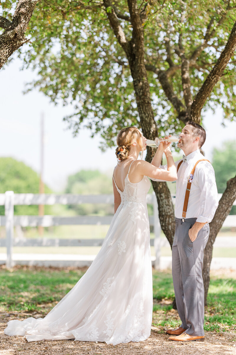 Bride-and-groom-twinkle-arm-drink