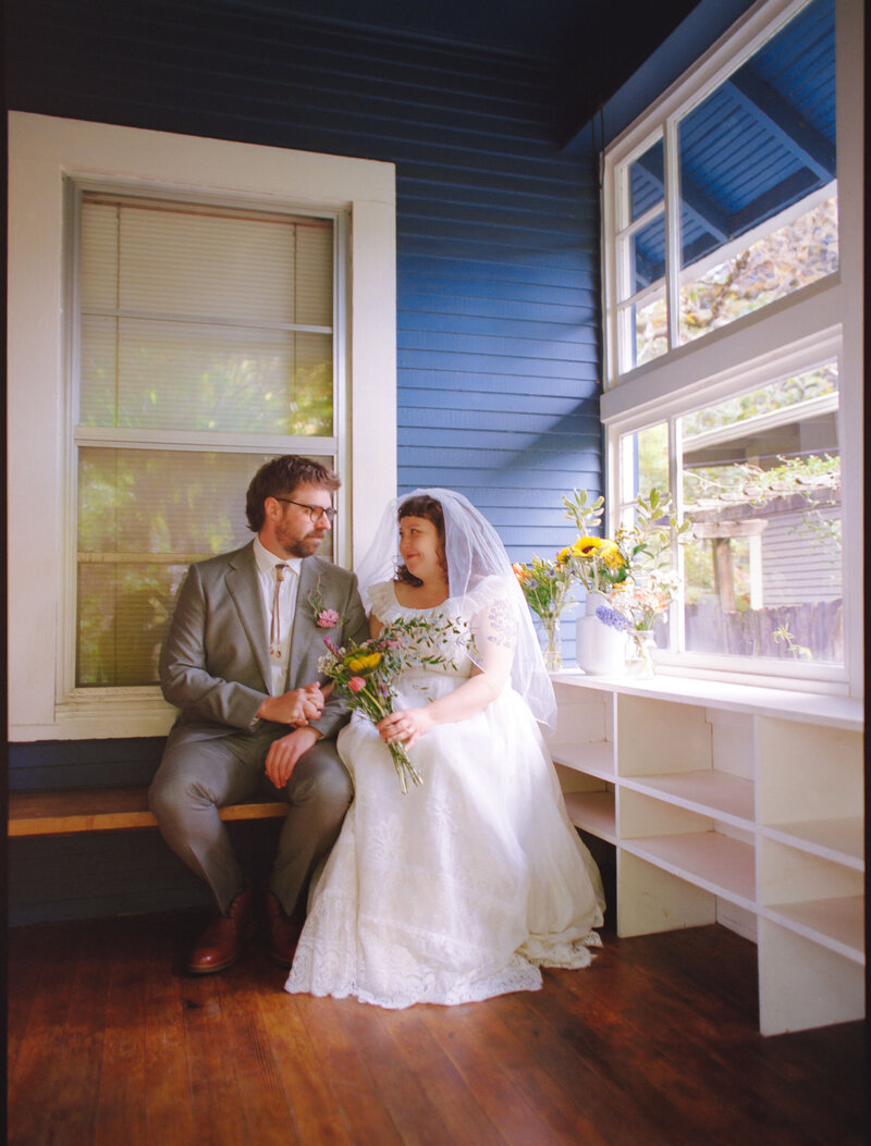 Backyard Wedding photo film candid documentary portland oregon seattle california bride groom flowers