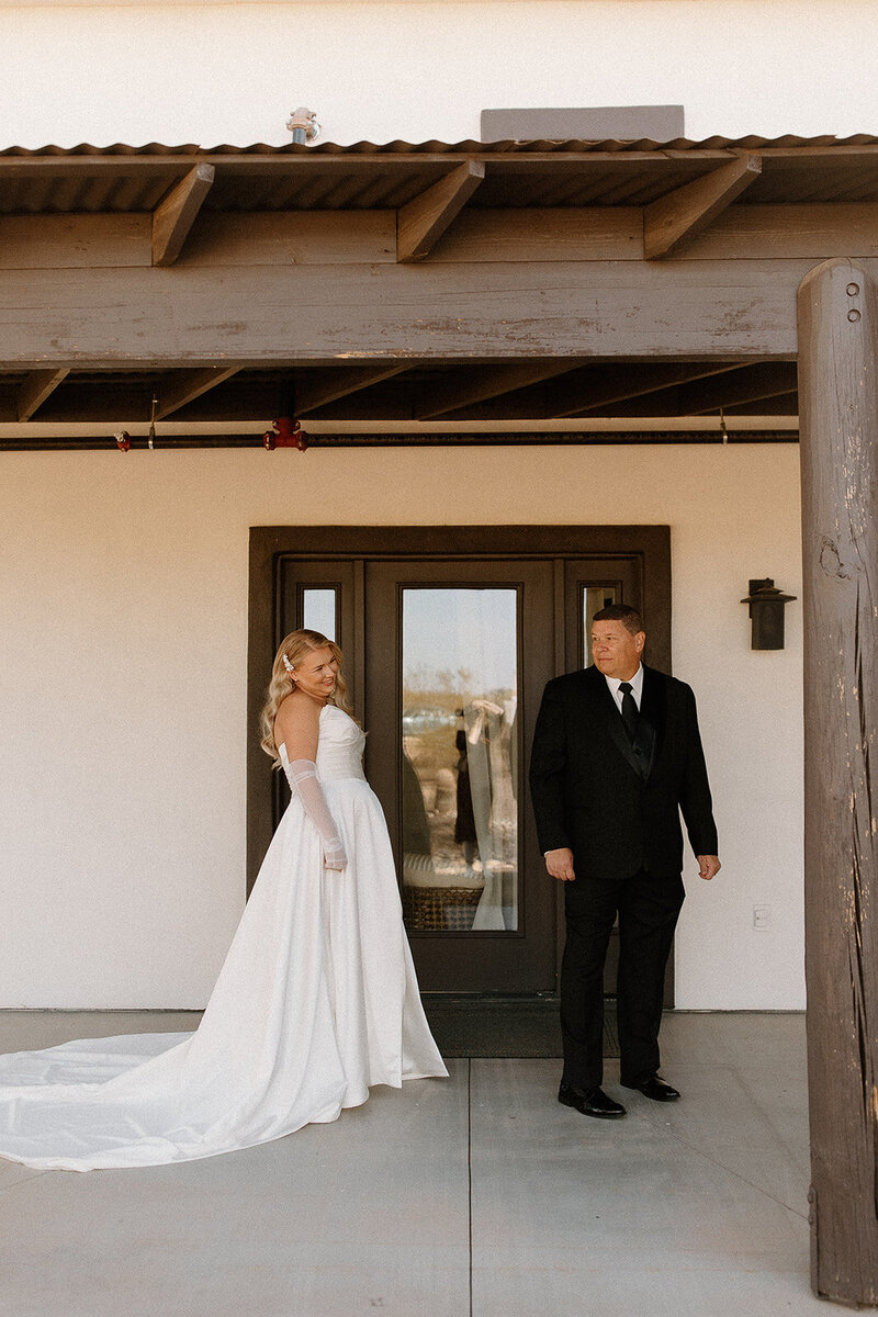kelsey-kohl-wedding-preview-taylorraephotofilm-25