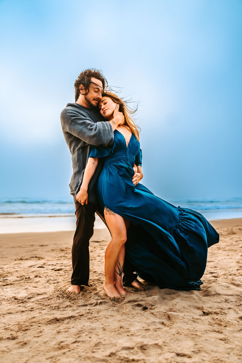 Oregon Based Couples photographer 11