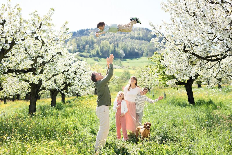 Familie-Baldinger-Cherry-Blossom-Photoshoot-2025-42-AR9A8362