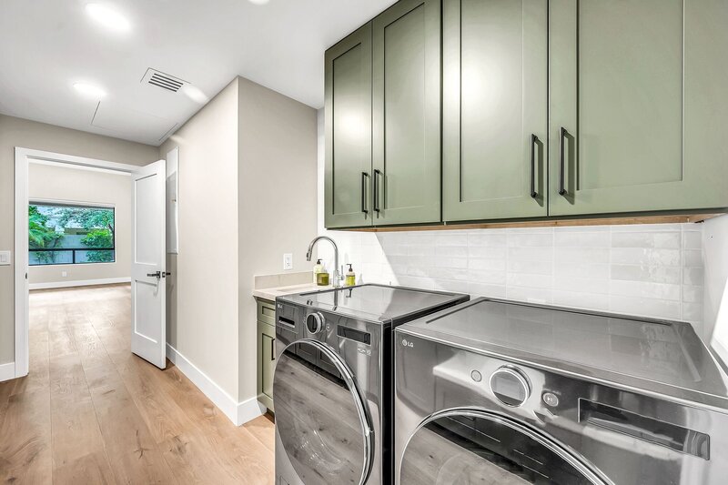 6421 E Winchcomb Dr-43