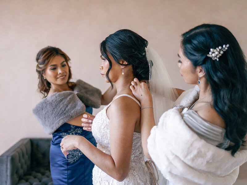 Bridesmaids and mother getting ready for her Nashville wedding