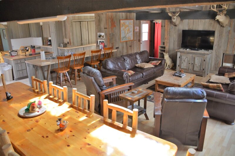 Hanging Bull dining area