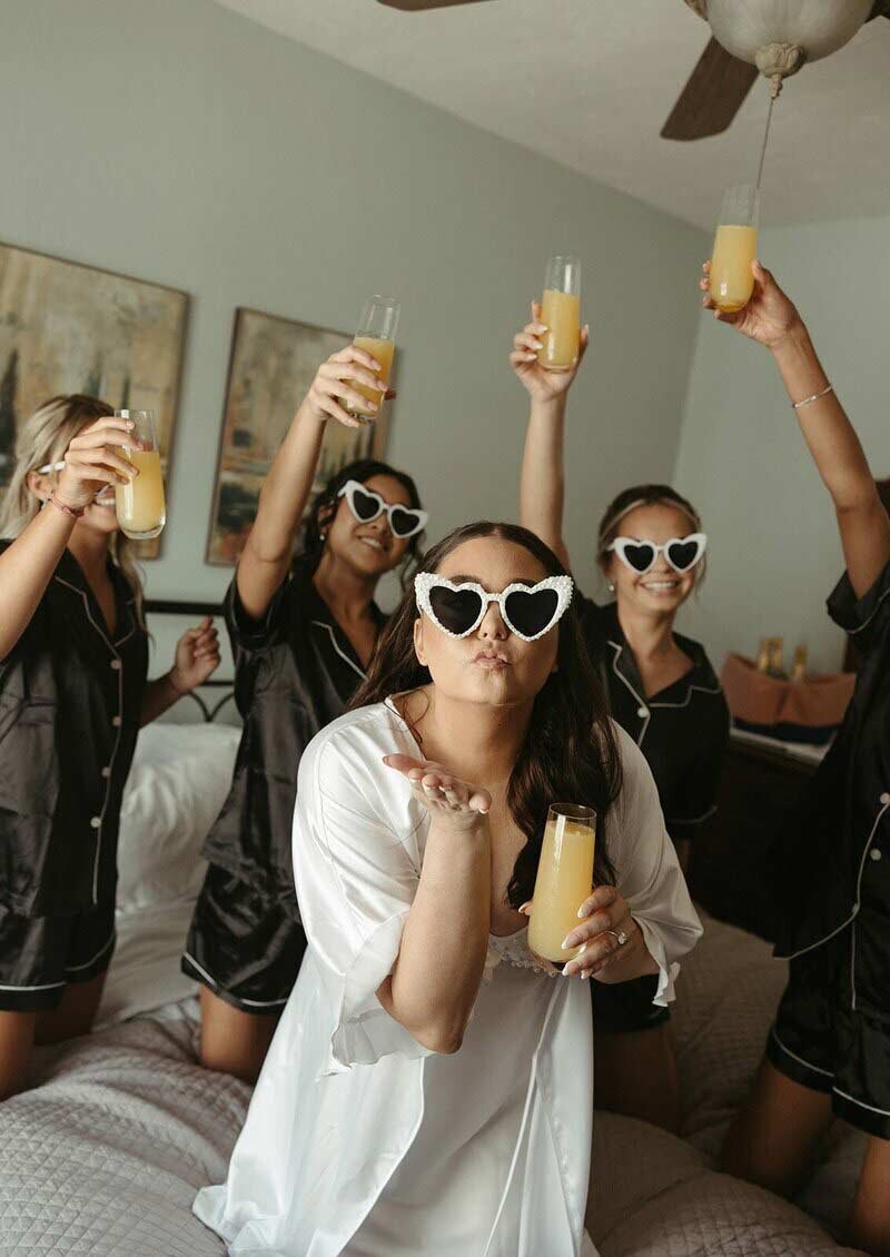 Best Bride and Bridal Party Things to do while getting ready
