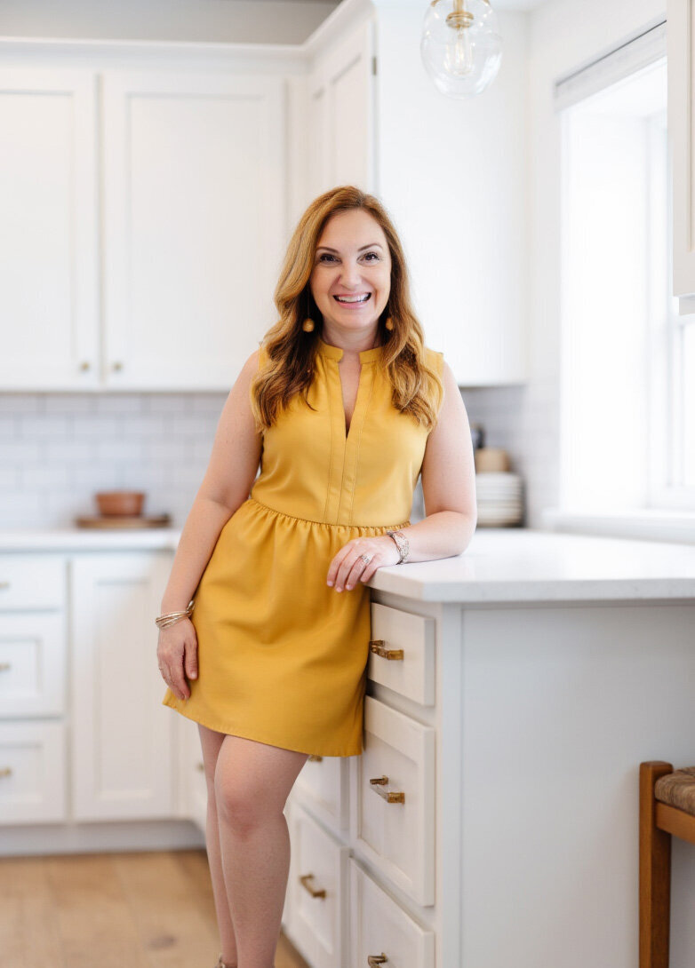 amanda-yellow-dress-counter