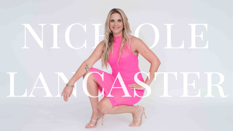 Personal chef entering a new meal order on her computer while on the phone with a client.