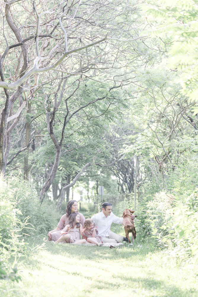 boho-bluffs-family-session-family-of-four-dog-7