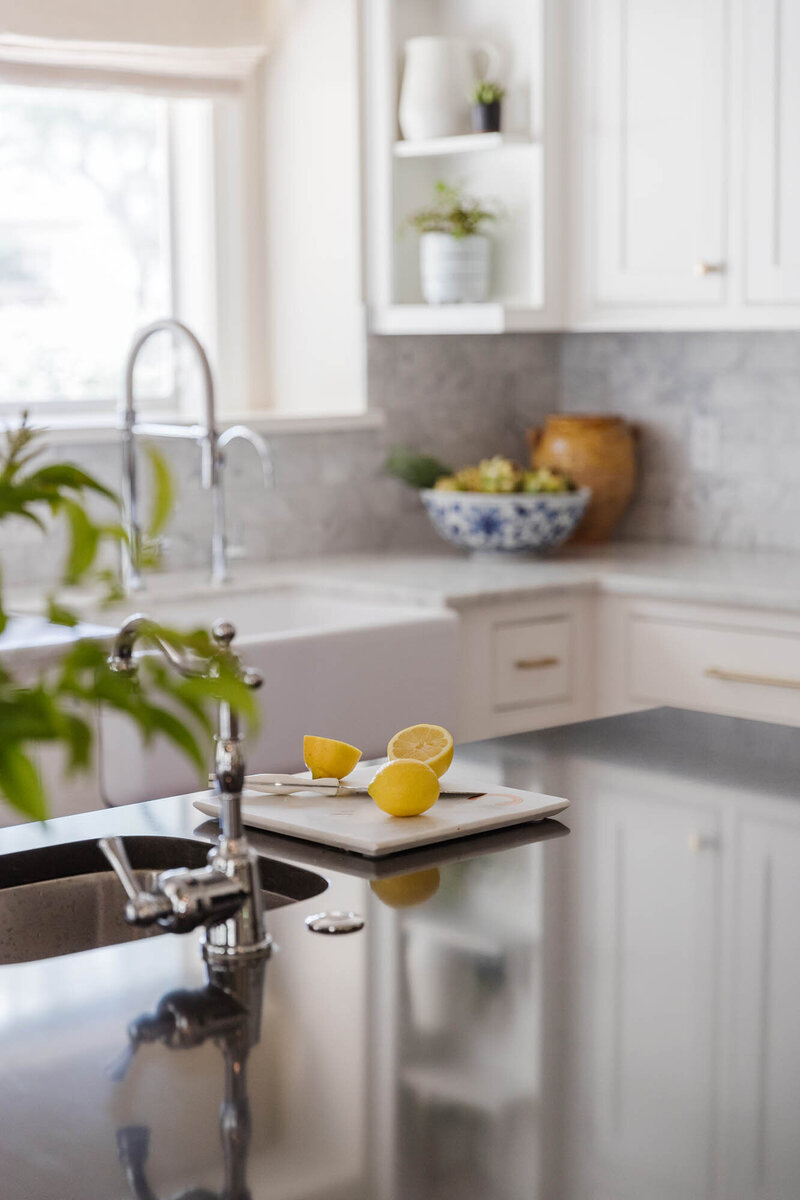 lemons-on-kitchen-counter