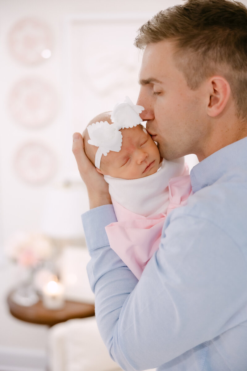 kelsee-risler-photography-new-york-newborn-photographer-in-home-buffalo-sophia-plaister-newborn-70