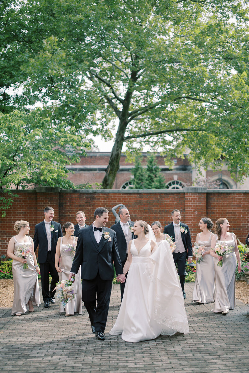 sarah-elizabeth-studio-ohio-wedding-photographer-bezanson-wedding-henry-ford-museum-lovett-hall-49