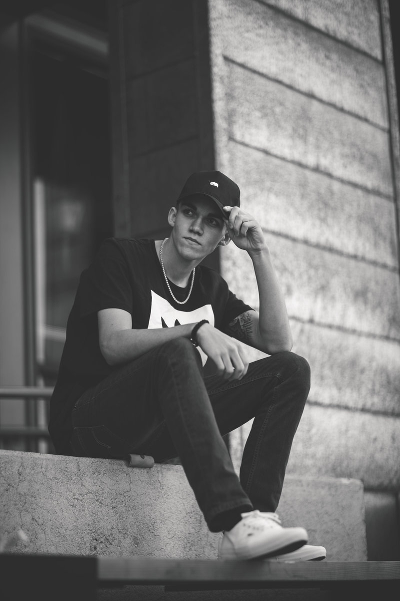 Javyn Senior Session 1
