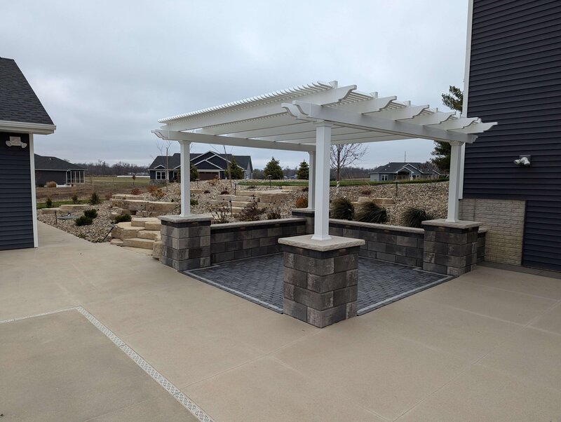 Manchester-Iowa-landscaping-lawn-care-treatments-_20241125_172115953