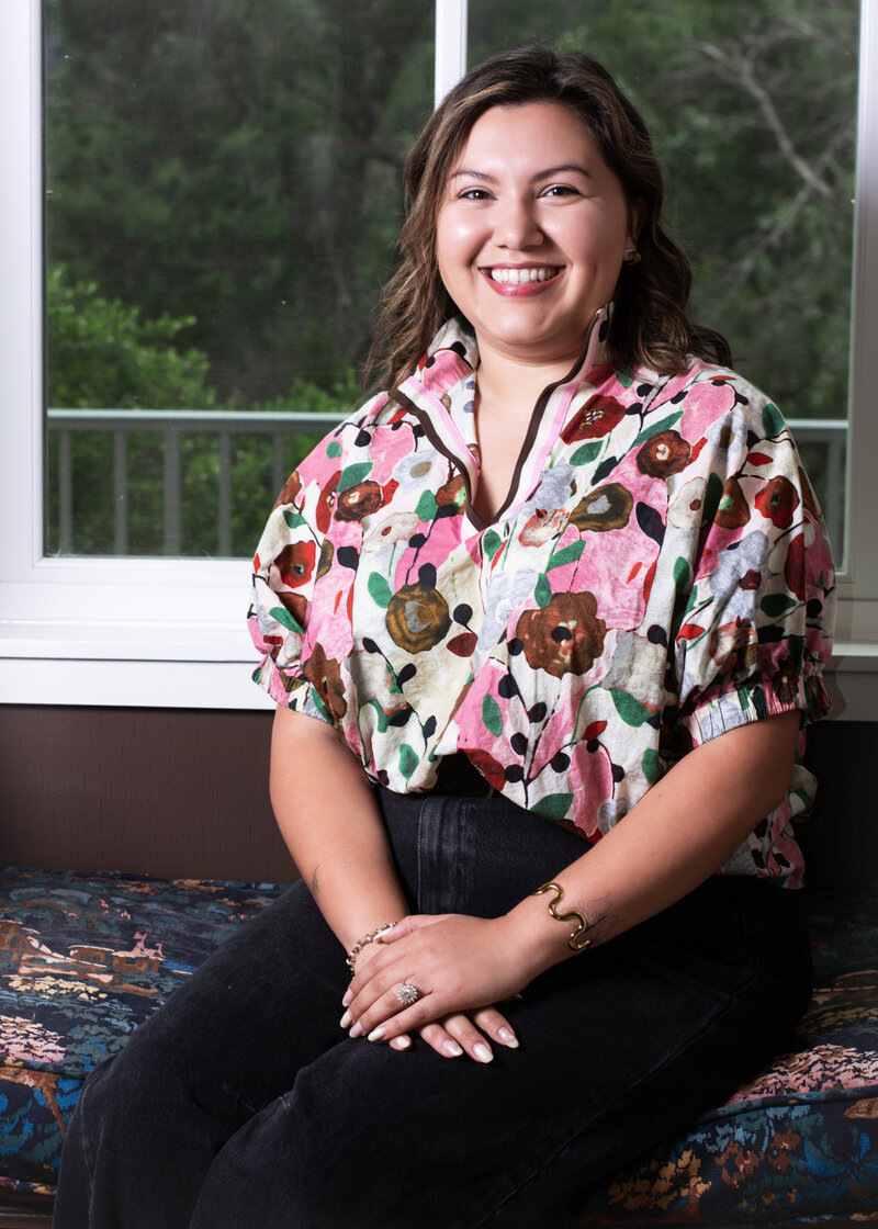 McKenzie Sosa - hispanic woman business headshot by sean mendoza photography
