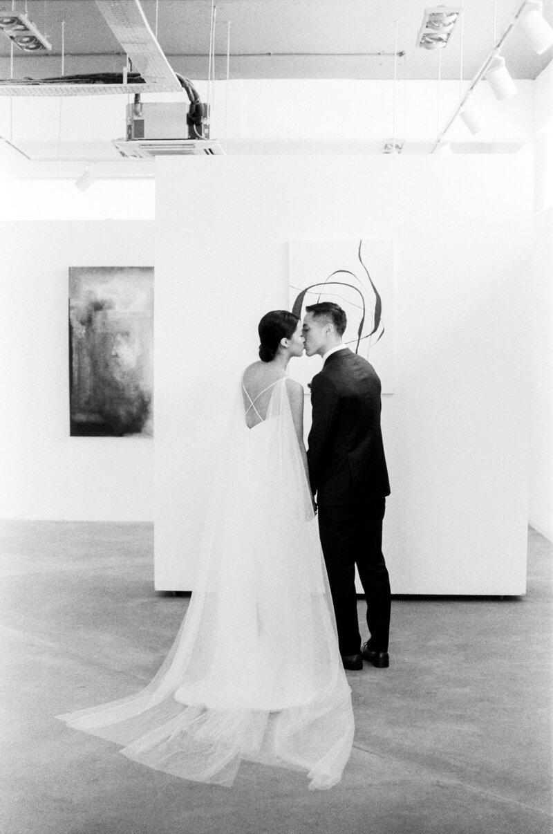 214Singapore Modern Art Gallery Wedding Editorial Photography_MARITHA MAE