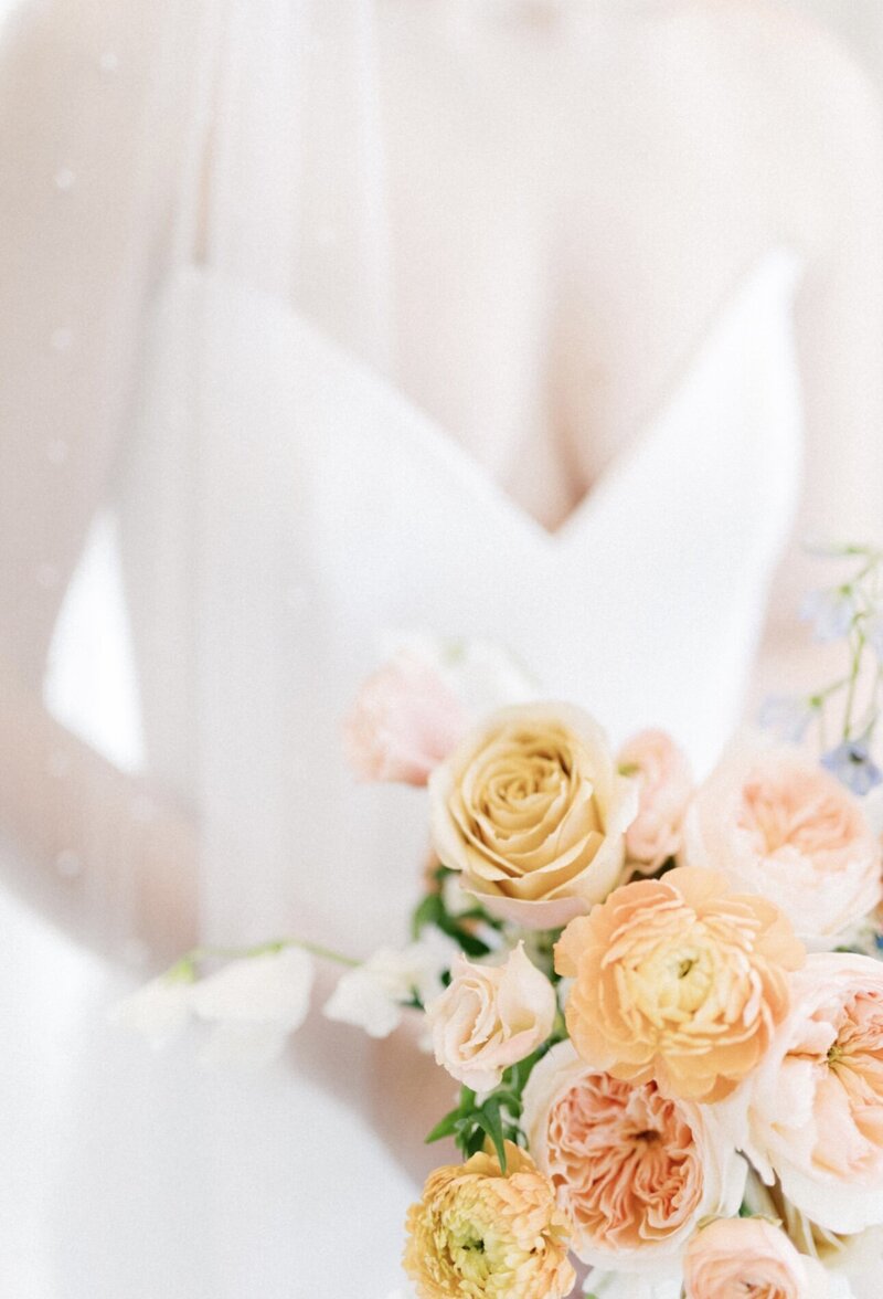 Indiana_Michigan_Wedding Planner_Hotel Carmichael_Carmel Indiana_Wedding Day Editorial_Bridal Bouquet_Bridal Fashion