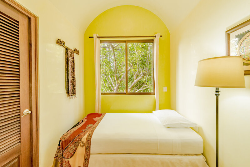 hermitage single queen blue spirit costa rica-1