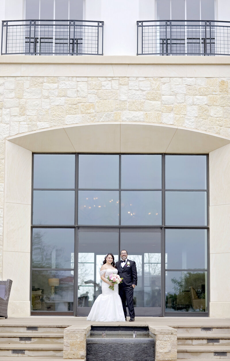 la cantera resort-bride and groom-bright and airy
