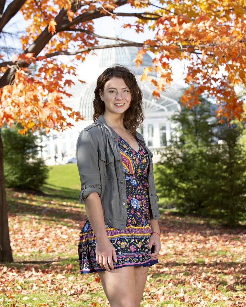 Senior picture in urban setting | Heidi Soll Photography | St Paul MN