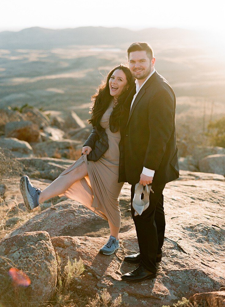 tulsa-wedding-photographer-engagement-photoshoot-at-wichita-mountains-laura-eddy-photography_0020