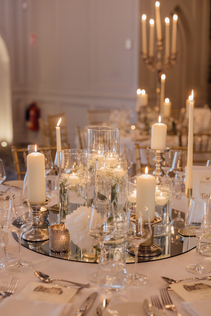centrepieces-with-candles-wedding