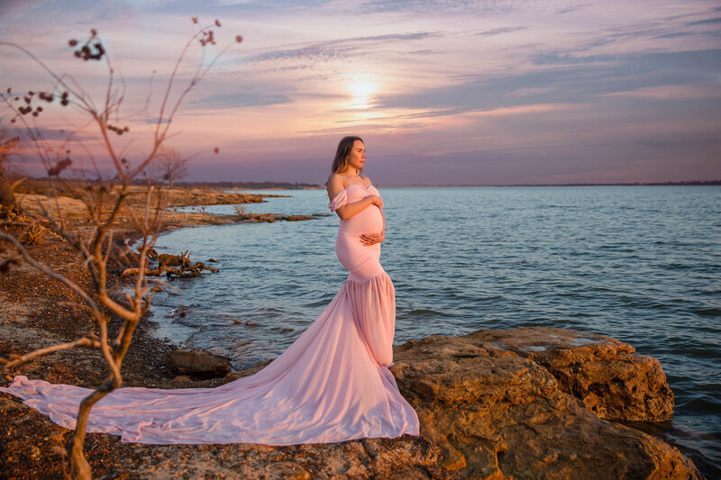 Sew Trendy Angela Gown in Bubblegum in Grapevine, TX Lake Maternity Session