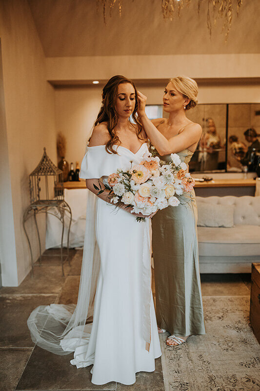 B N 18 bridal bouquet