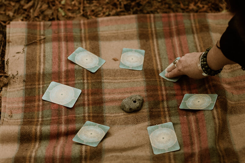 oracle cards in circle 