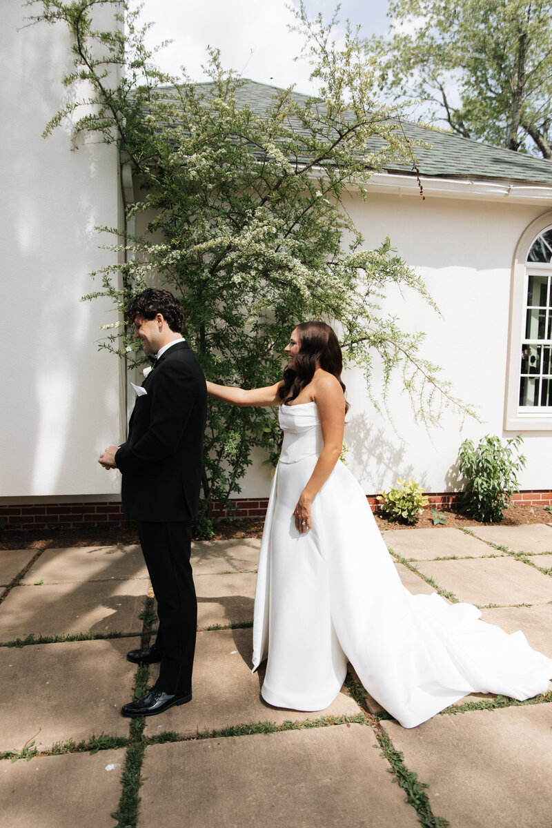 Debbie Elisa Photography - Virginia Wedding PHotographer - Morais Vineyard (3 of 16)