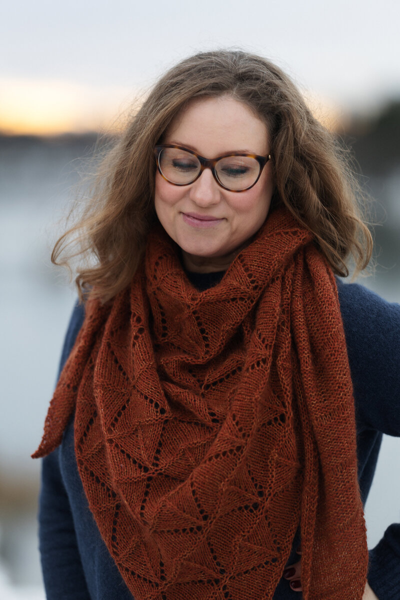 Fire Within – Triangle shawl knitting pattern