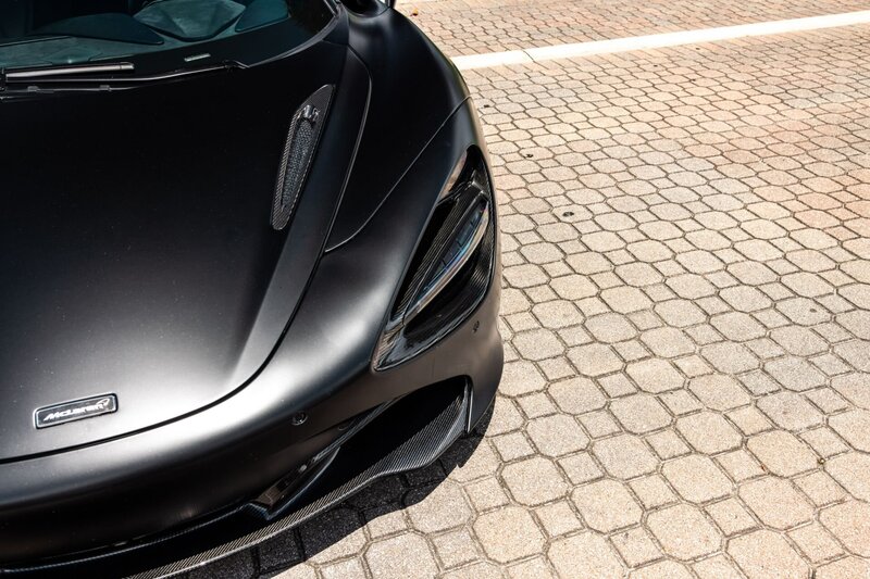 mclaren-720s-spider-convertible-black-for-rent-in-miami-carbon-fiber-mso-front-splitter-017
