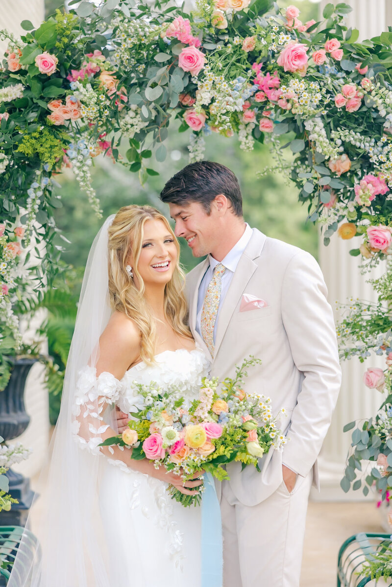 Sneak Peeks Creekside at Colliers End May Wedding | Lauren Elliott Photography | Emily & Kyle Anderson -128