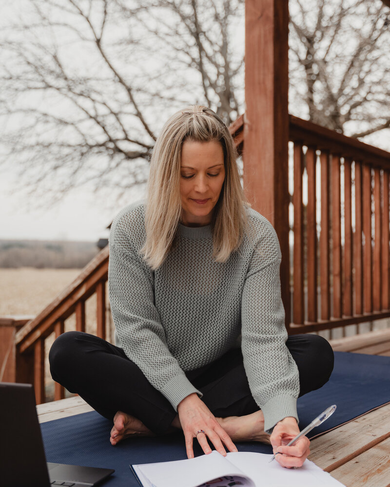 A complete wellness reset for perimenopausal women. Get a tailored nutrition, fitness, and lifestyle plan to support your energy, hormones, and confidence.