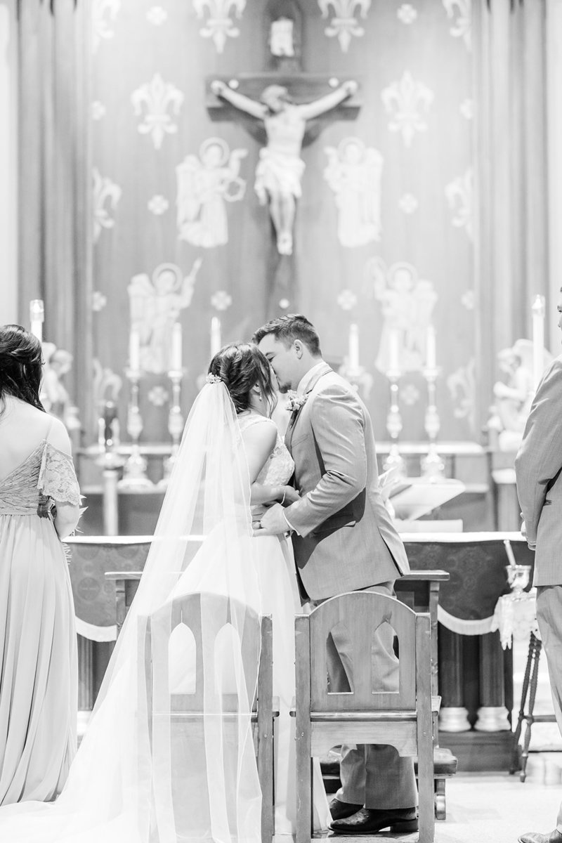 Warehouse-Event-Center-Rayne-Wedding-Photographer_43