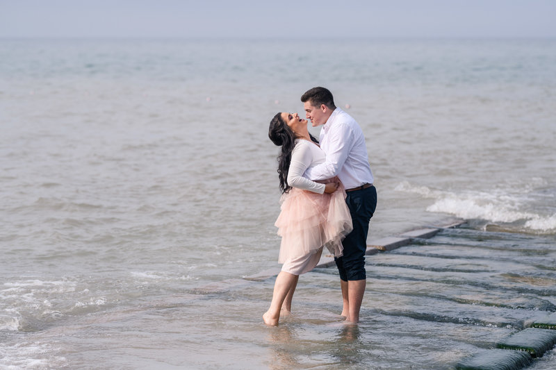 atwater-beach-engagement-milwaukee-the-paper-elephant-026