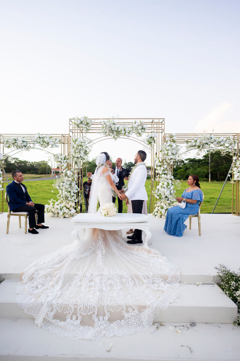 a breathtaking wedding in the Dominican Republic