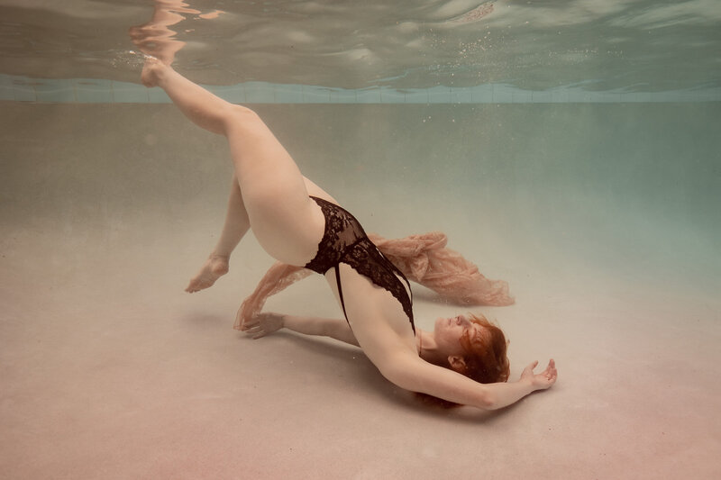underwater empowerment photoshoot for women in perth
