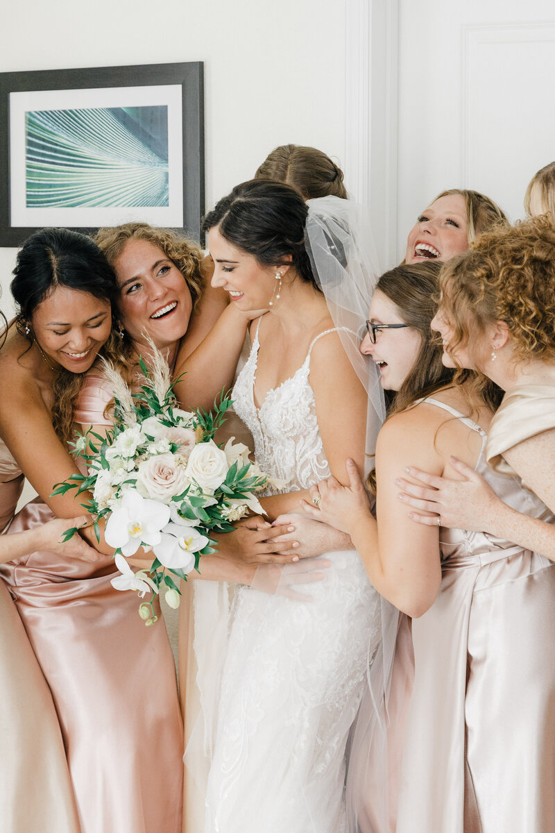 bridesmaids-laughing-pittsburgh-shot