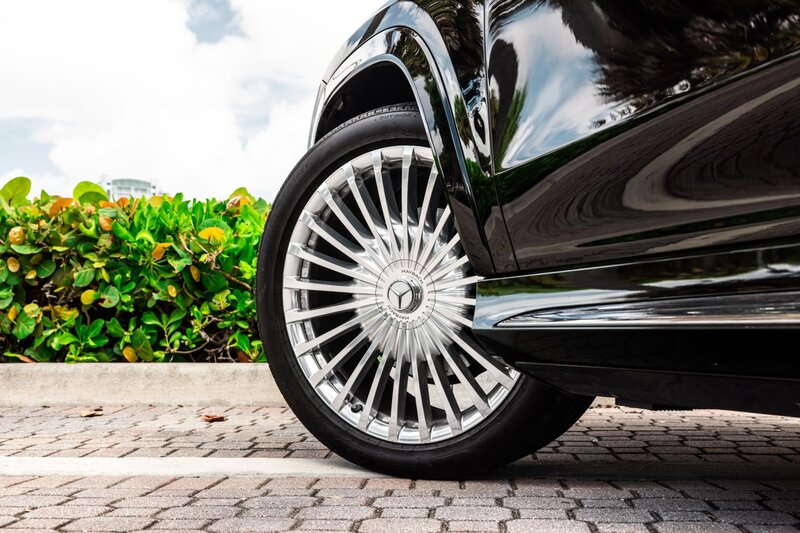mercedes-maybach-gls-600-kalahari-gold-black-for-rent-in-miami-013