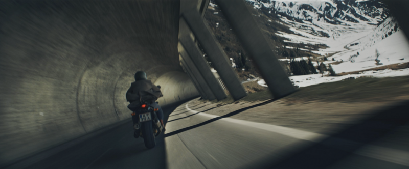 crime-drama-woman-of-the-dead-cinematography-11