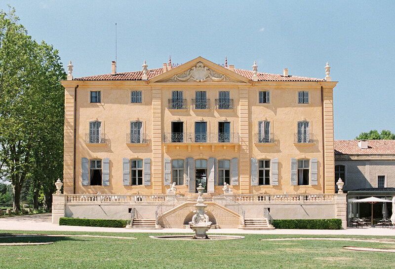 Front facade of chateau de fonscolombe